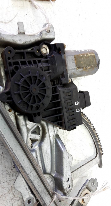 Elevador elect fte esq (123353).