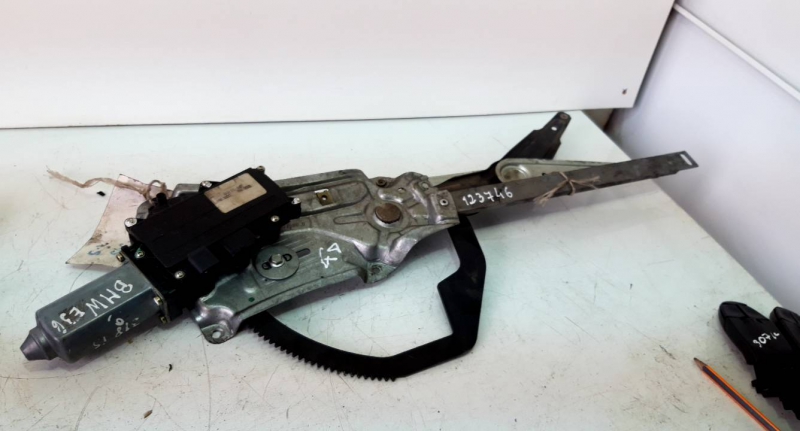 Elevador elect fte dto (123746).