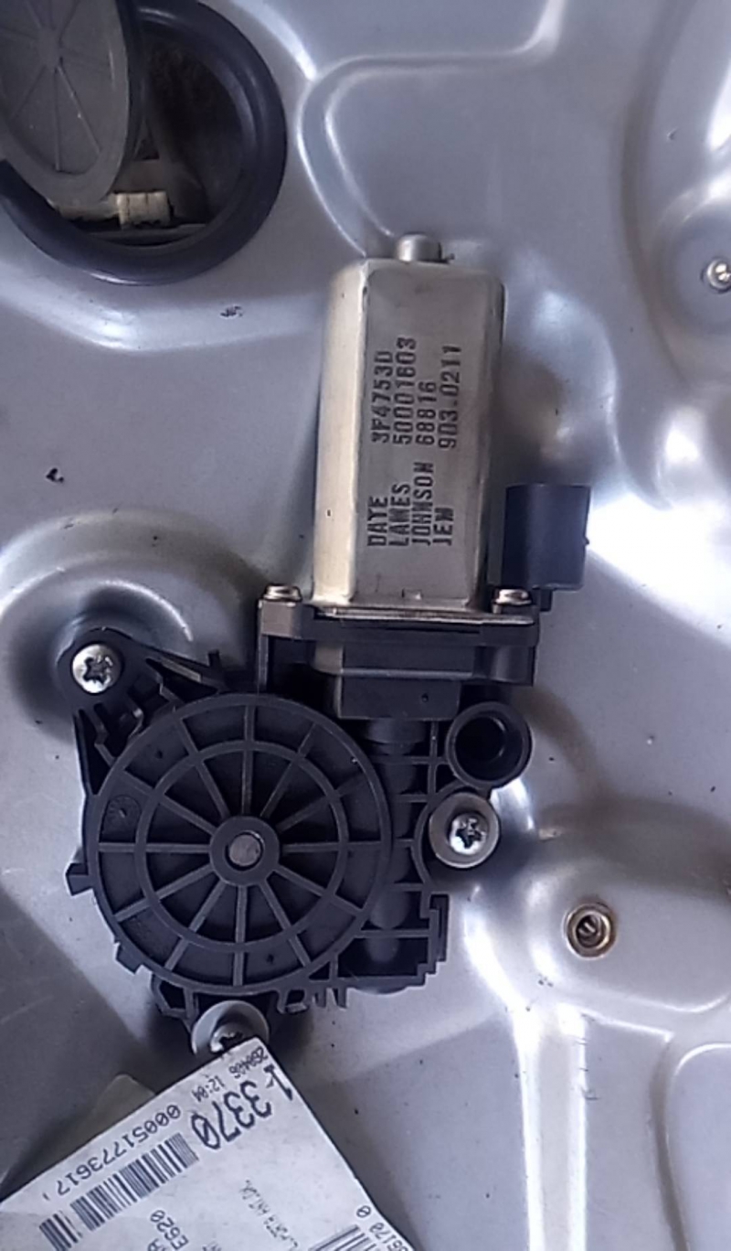 Elevador elect fte dto (124317).