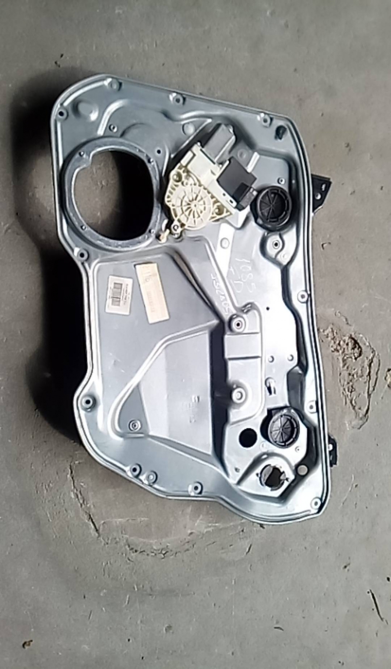 Elevador elect fte dto (146950).