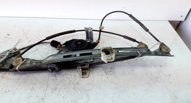 Elevador elect fte esq (149243).