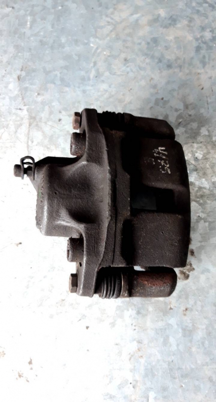 Pinça frente esquerda (168071).