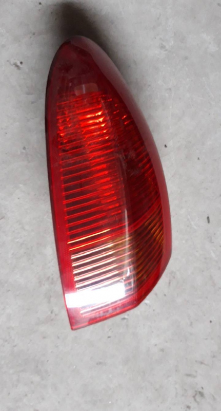 Farolim tras esquerdo (20184362).