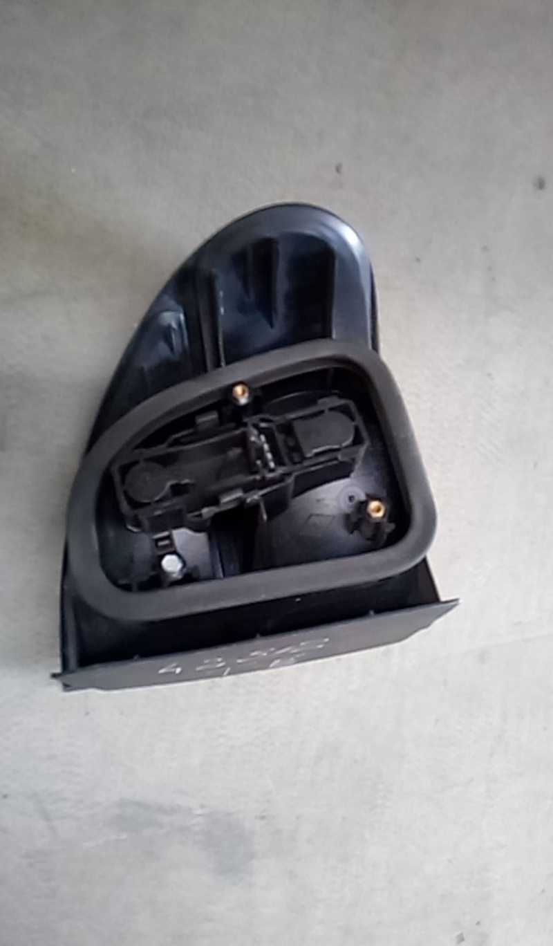 Farolim tras esquerdo painel stop (20191131).