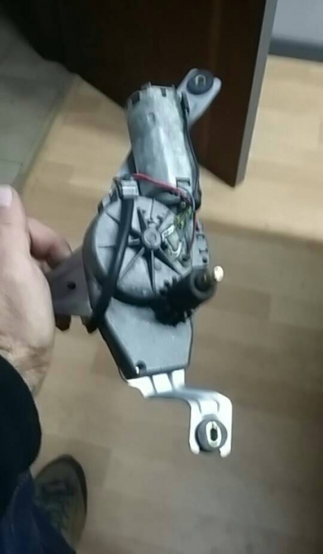 Motor limpa vidros tras (20192280).