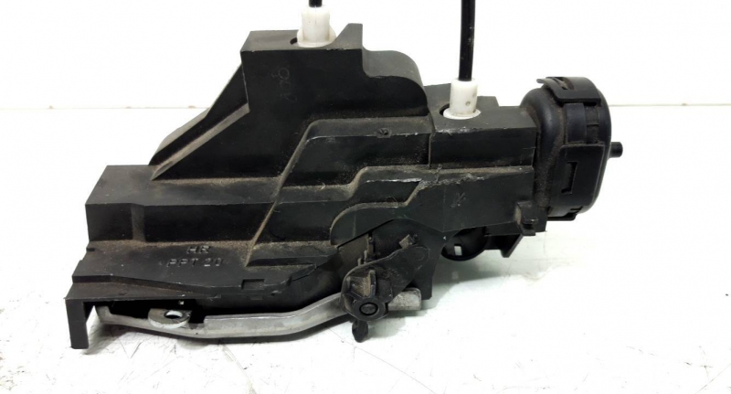 Fecho porta  tras direito (20192745).