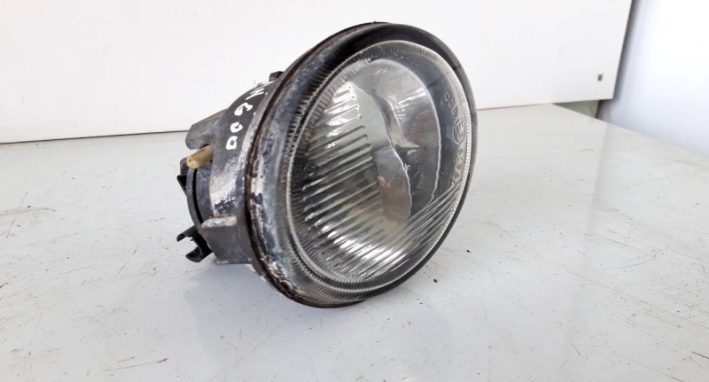 Farol nevoeiro direito (20194538).