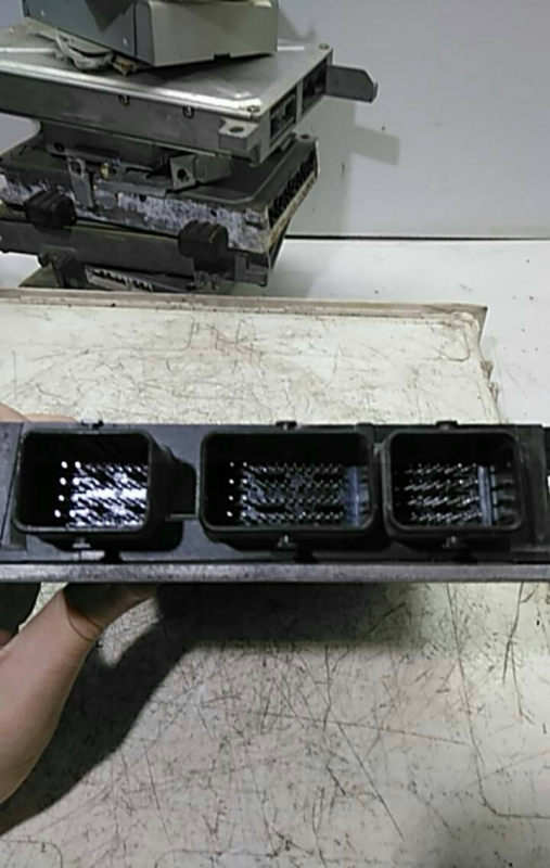 Centralina motor (20195193).