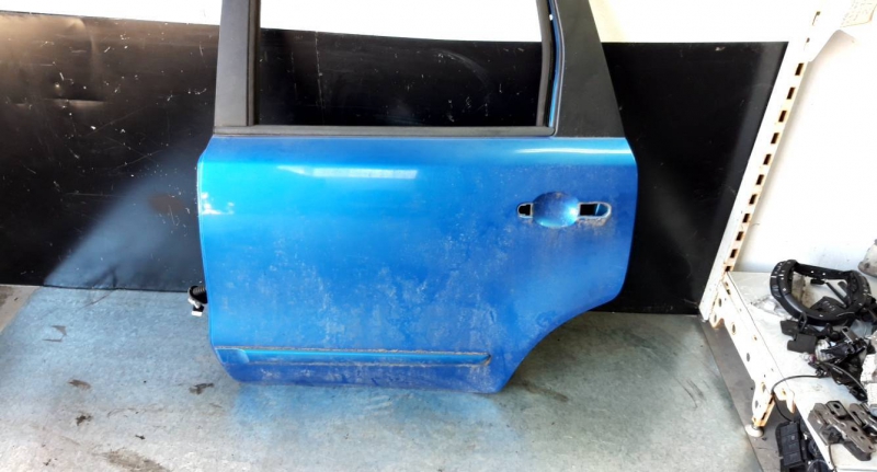 Porta tras esquerda (20195262).