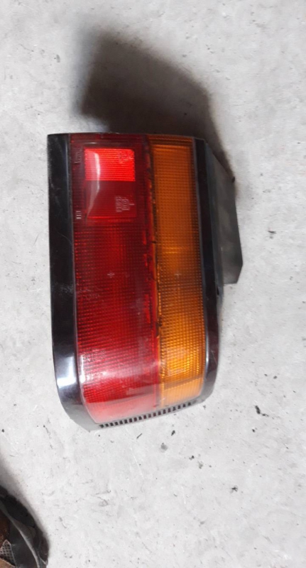 Farolim tras direito (20196053).