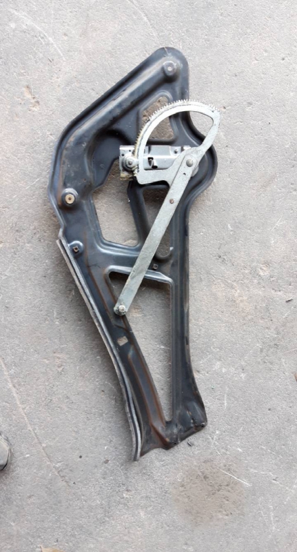 Elevador manual fte esq (20196127).