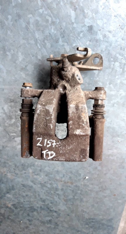 Pinça tras direita (20197172).