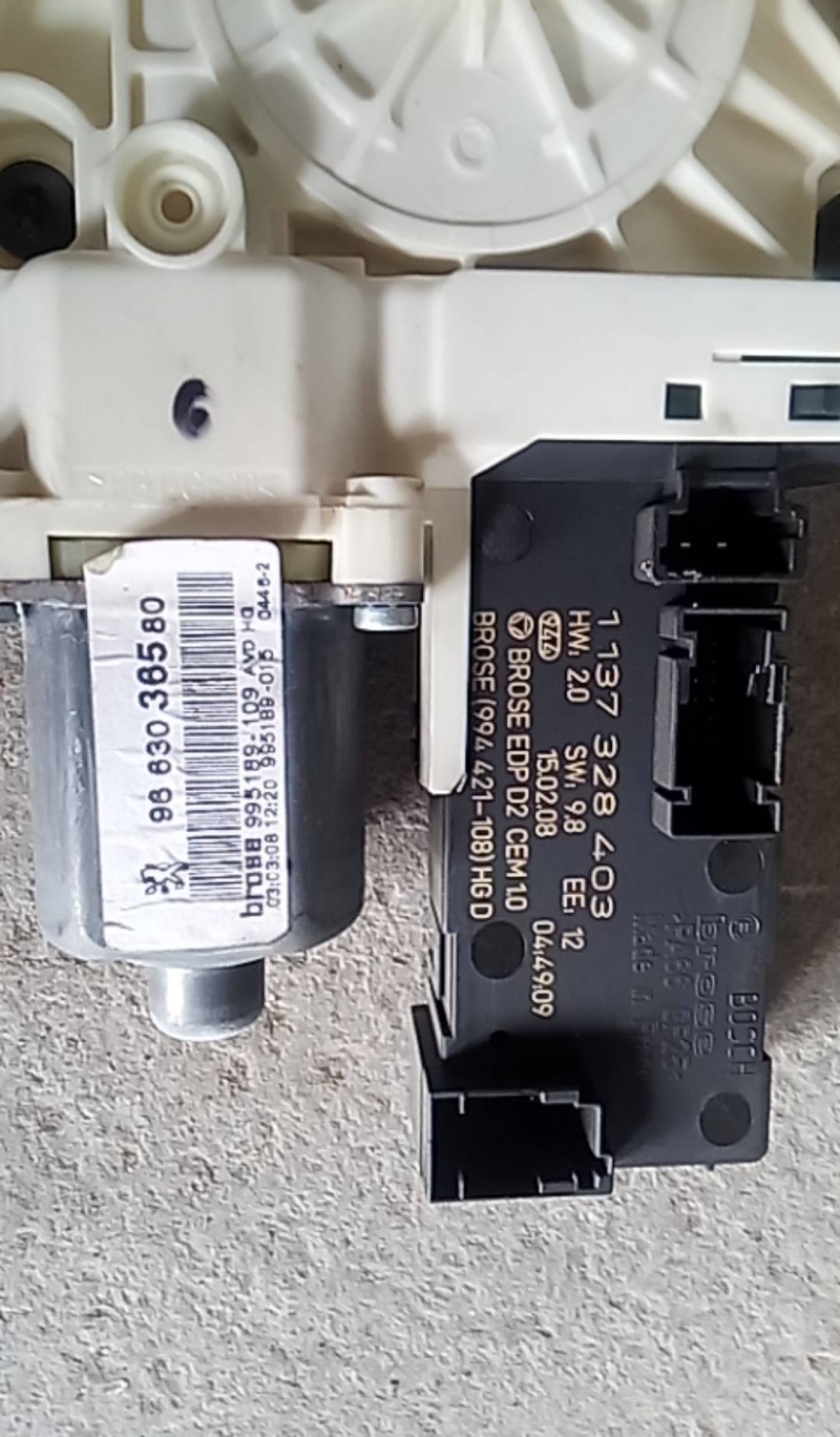 Elevador elect fte dto (20200344).