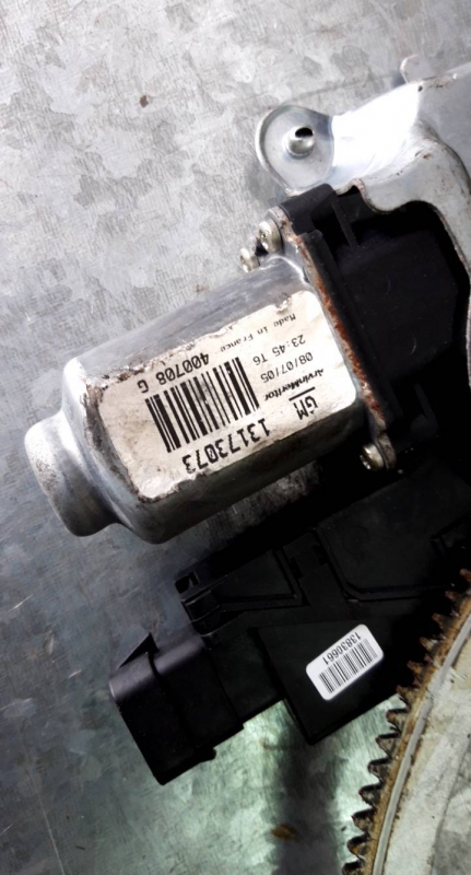 Elevador elect fte esq (20200534).