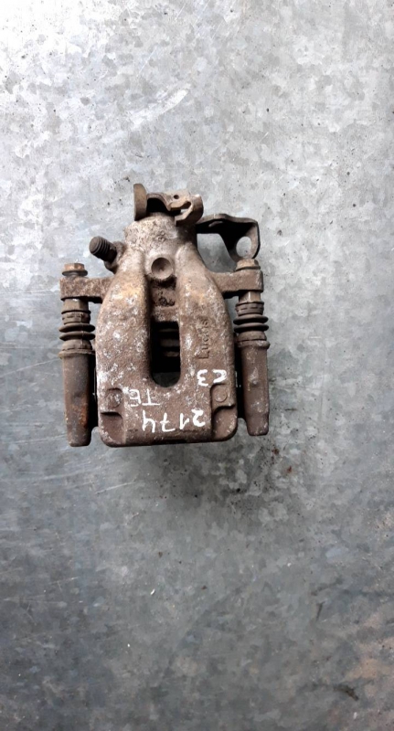 Pinça tras esquerda (20201689).