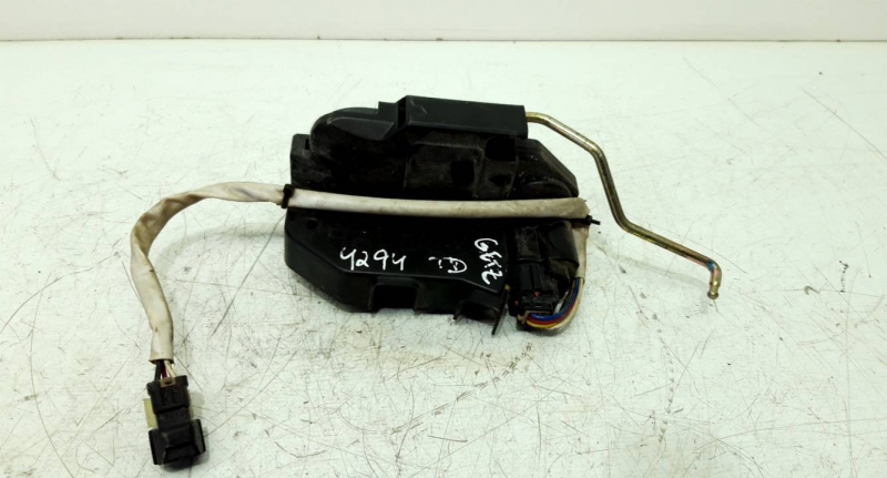 Fecho porta  tras direito (20202000).