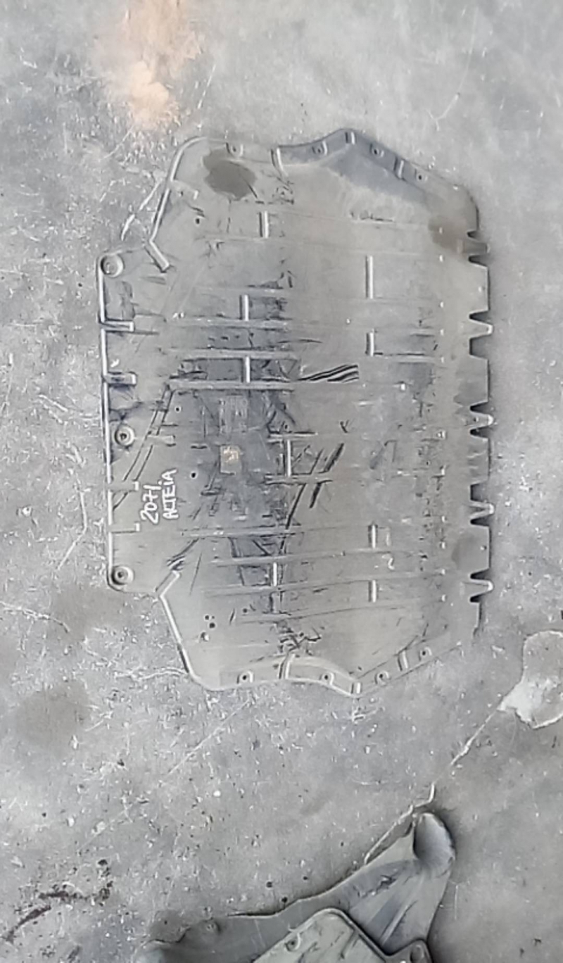 Protecção inferior motor (20202073).