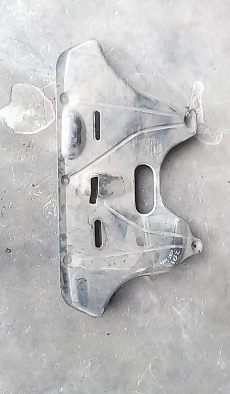 Protecção inferior motor (20202074).