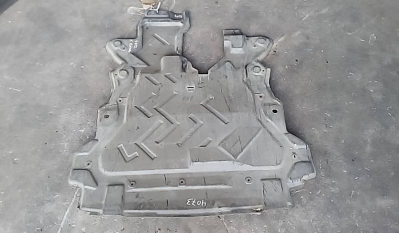 Protecção inferior motor (20202080).