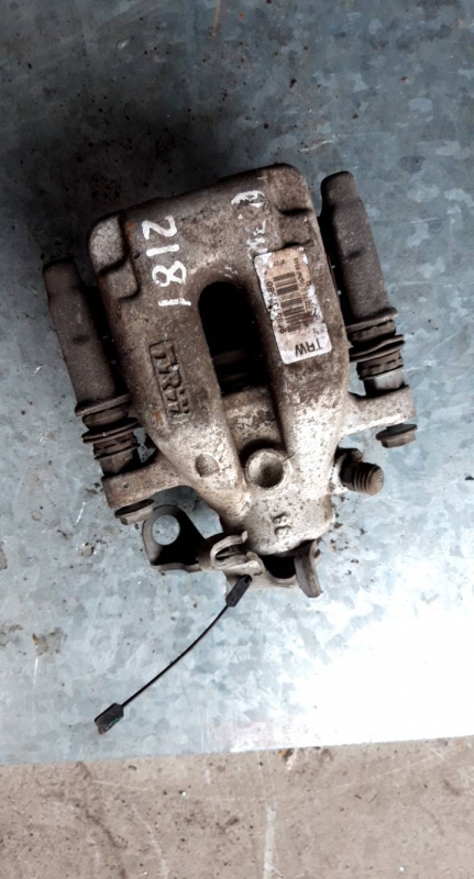 Pinça tras esquerda (20203755).