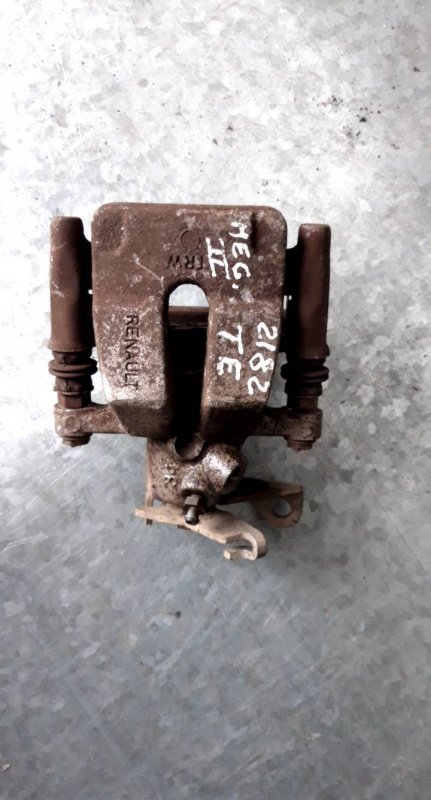 Pinça tras esquerda (20203930).