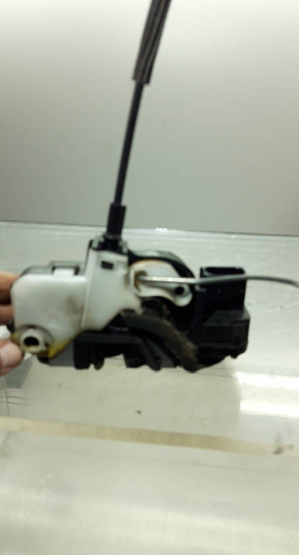 Fecho porta  fte dto (20204328).