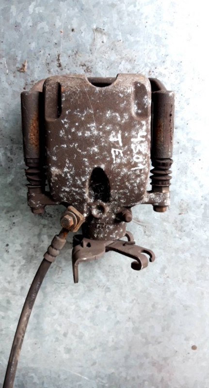 Pinça tras esquerda (20204353).