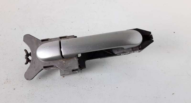 Puxador frente esquerdo (20205651).