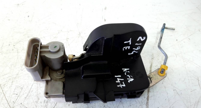 Fecho porta  tras esquerdo (20207623).