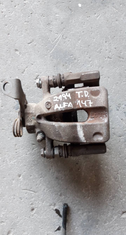 Pinça tras direita (20207670).