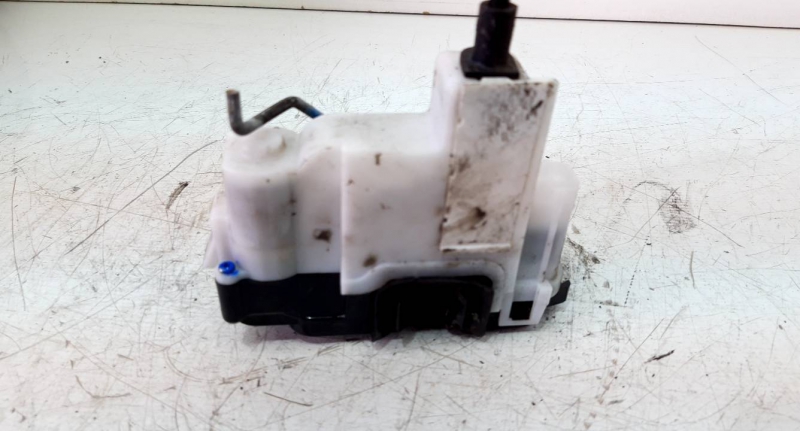 Fecho porta  tras direito (20208171).