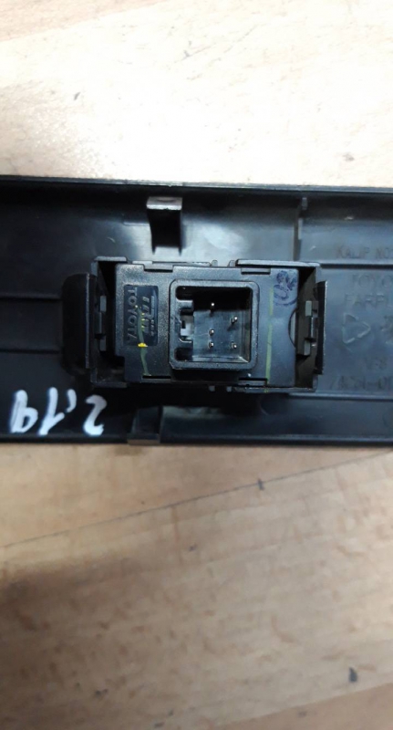 Interruptor vidro porta passageiro (20208860).