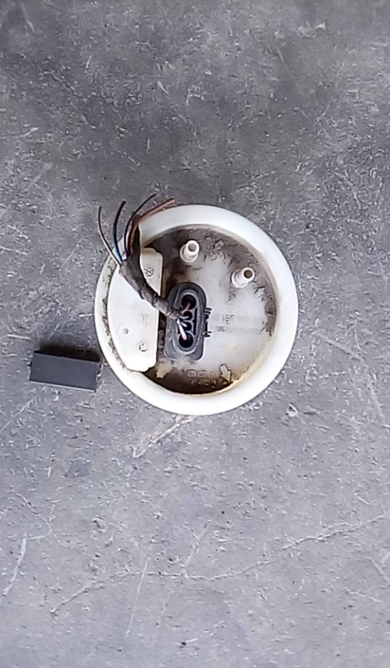 Bomba deposito gasolina (20208956).