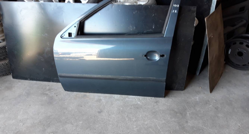 Porta frente esquerda (20209029).