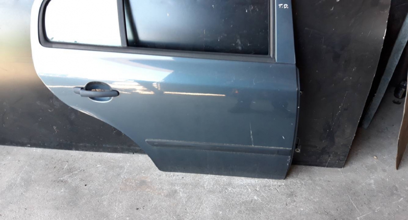 Porta tras direita (20209039).