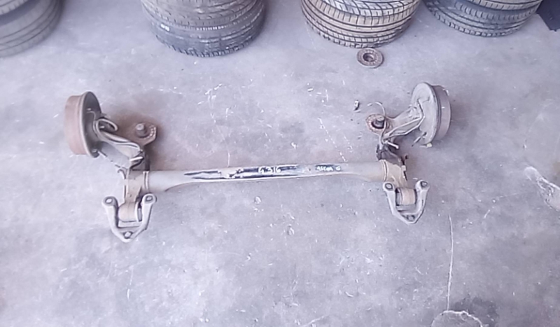 Eixo ponte traseiro (20209955).