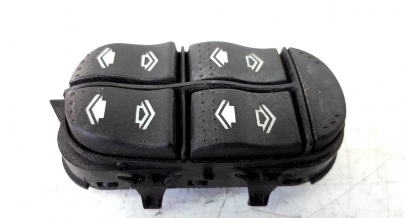 Interruptor vidros porta cond/pass (20211731).