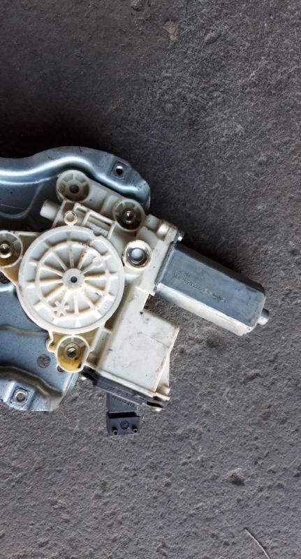 Elevador elect fte esq (20212113).