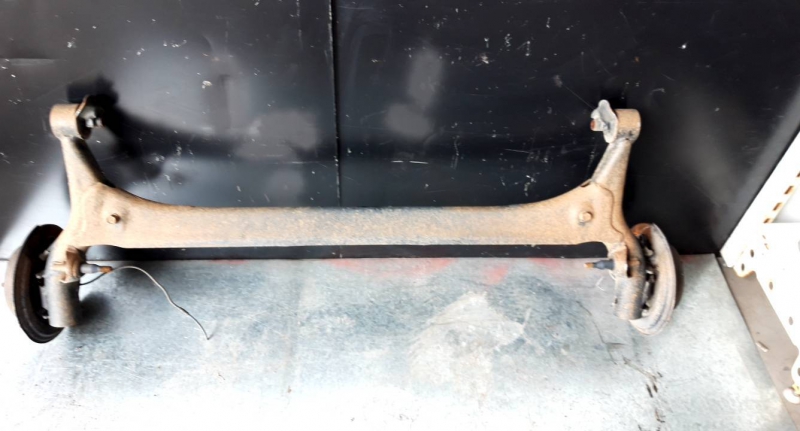 Eixo ponte traseiro (20212118).