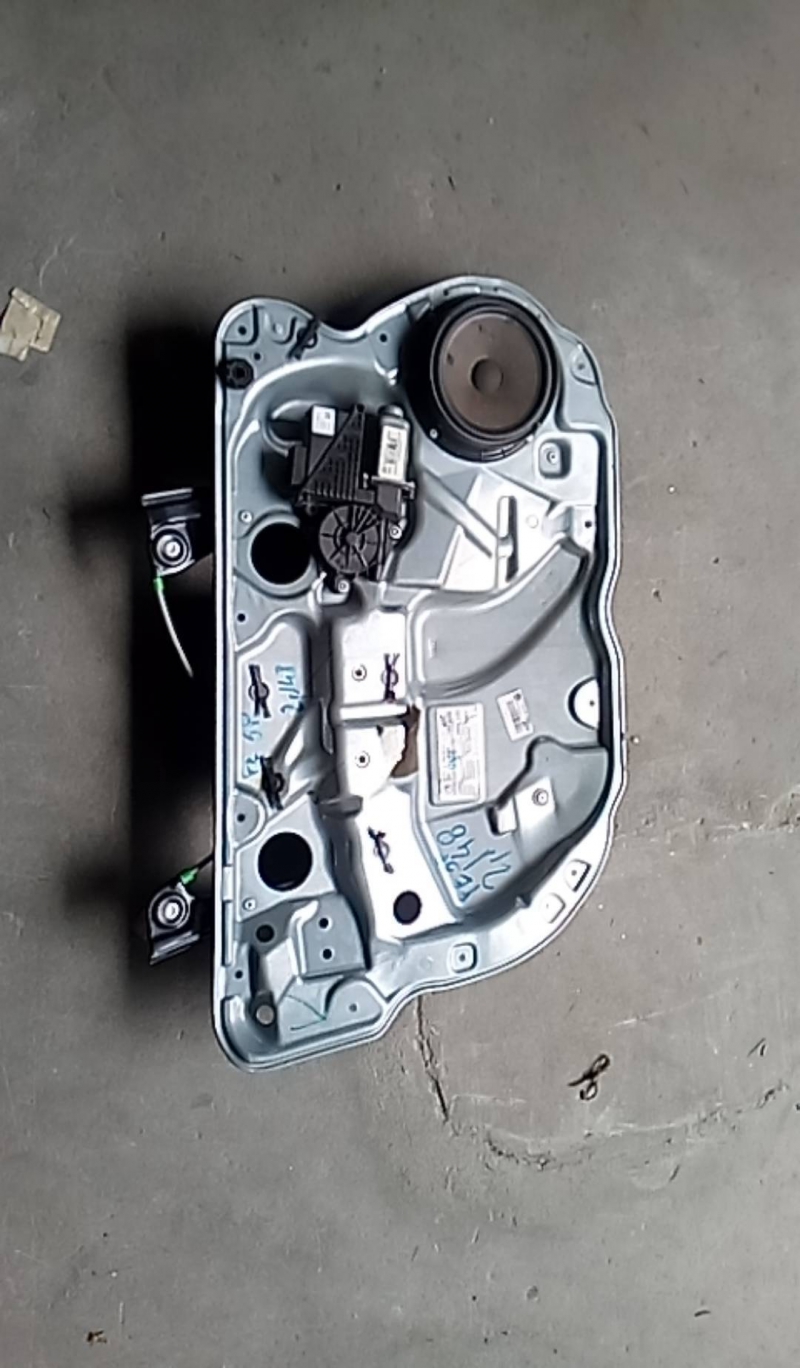 Elevador elect fte esq (20212413).