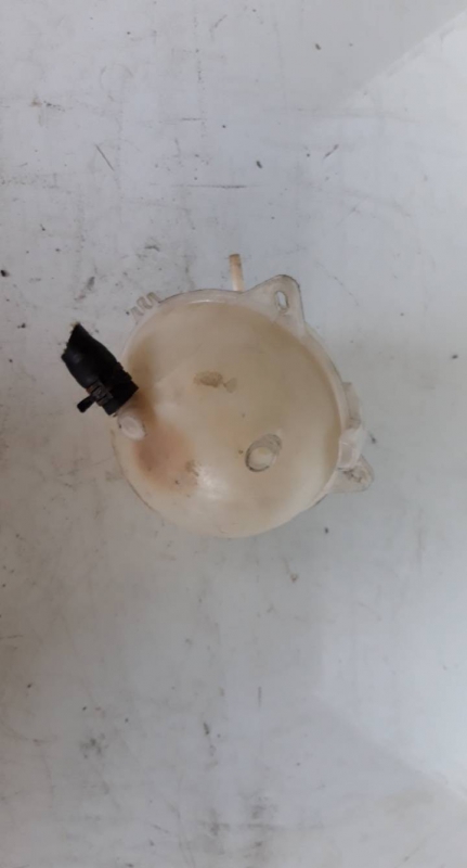 Deposito agua radiador (20213497).