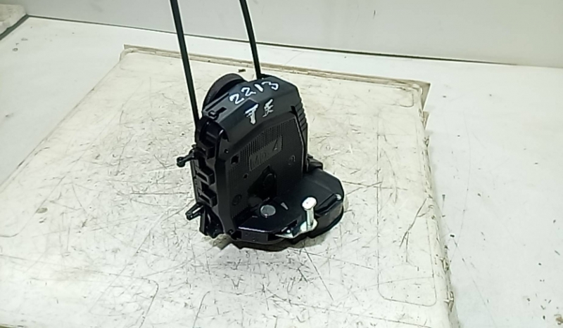 Fecho porta  tras esquerdo (20216784).