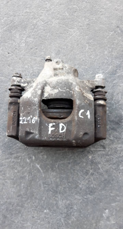 Pinça frente direita (20217668).