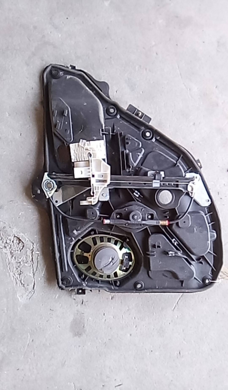 Elevador manual tras esq (20217919).