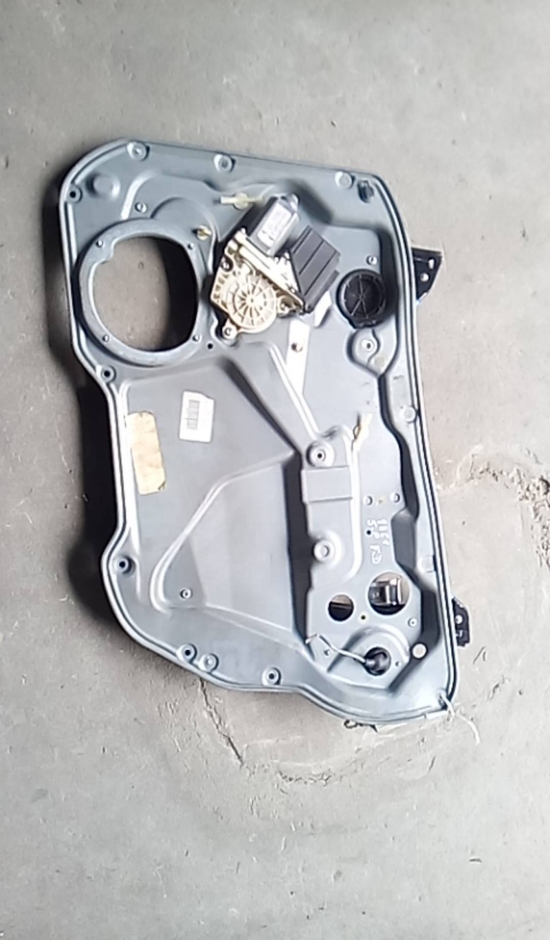 Elevador elect fte dto (20217929).