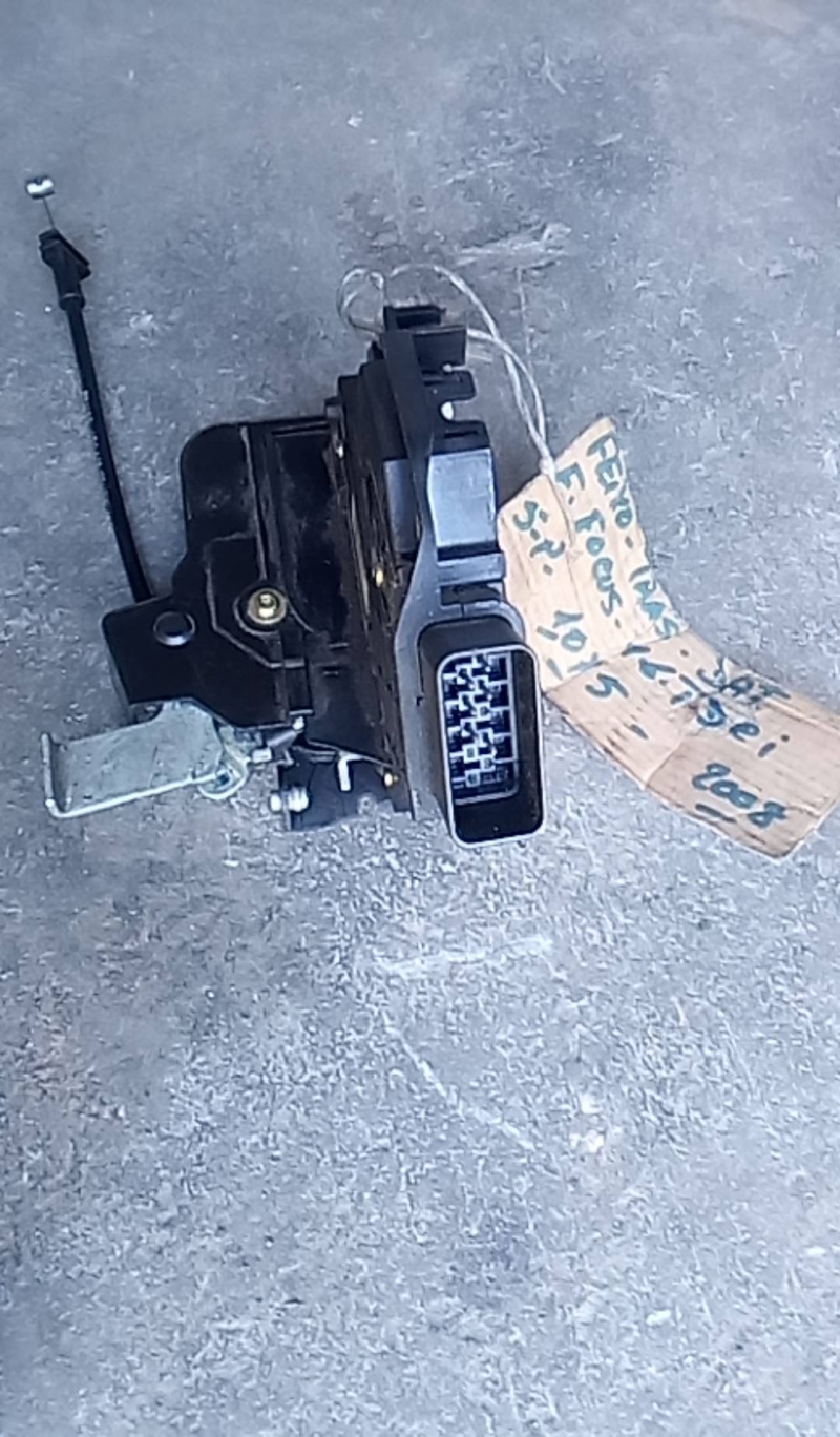 Fecho porta  tras direito (20218475).