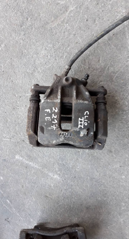 Pinça frente esquerda (20218611).