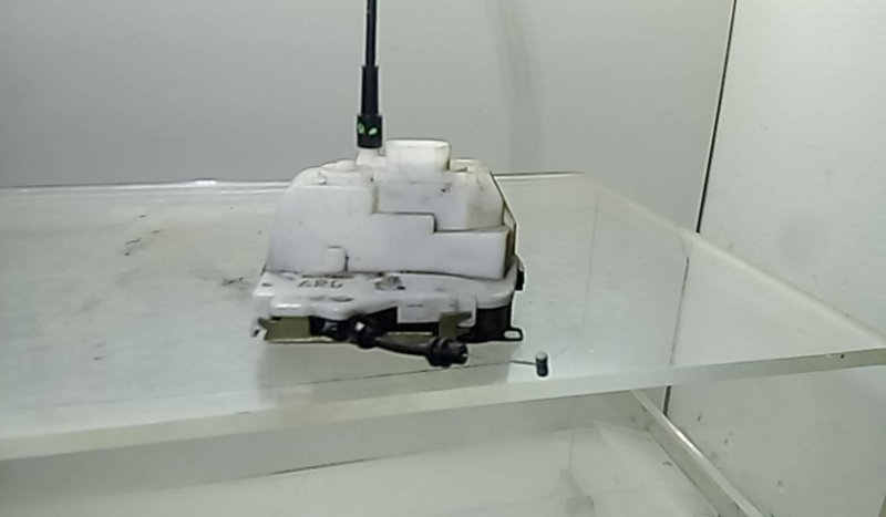 Fecho porta  tras esquerdo (20218721).