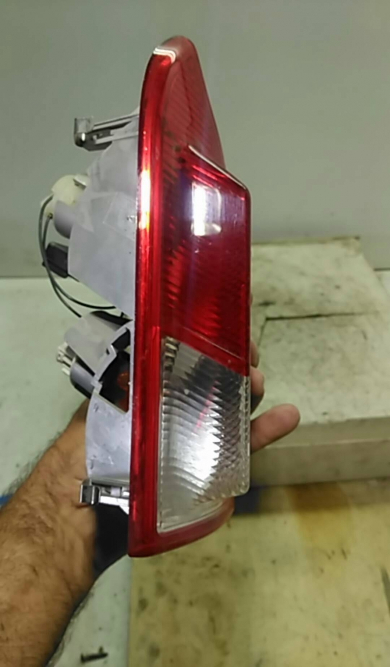 Farolim tras direito mala (20219811).