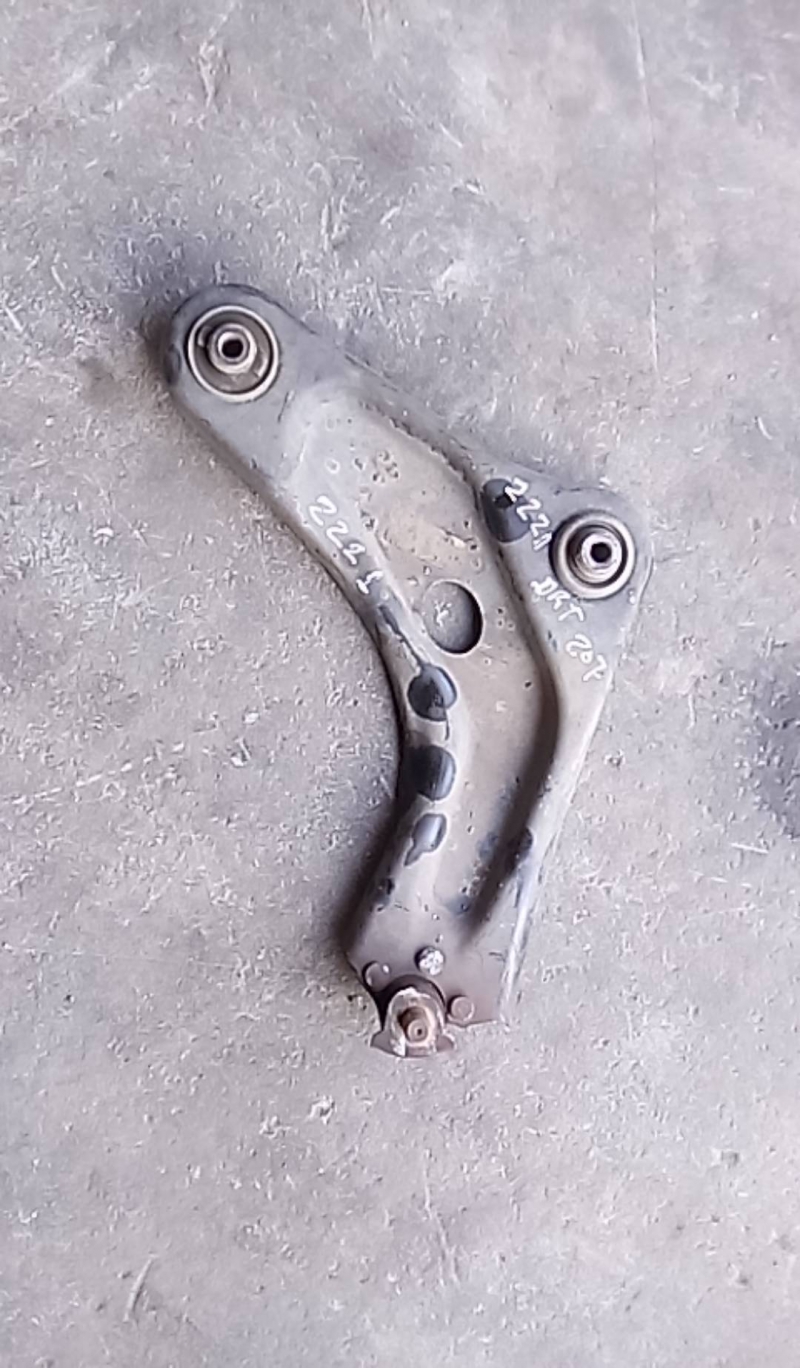 Braço suspensão frente direito (20221223).